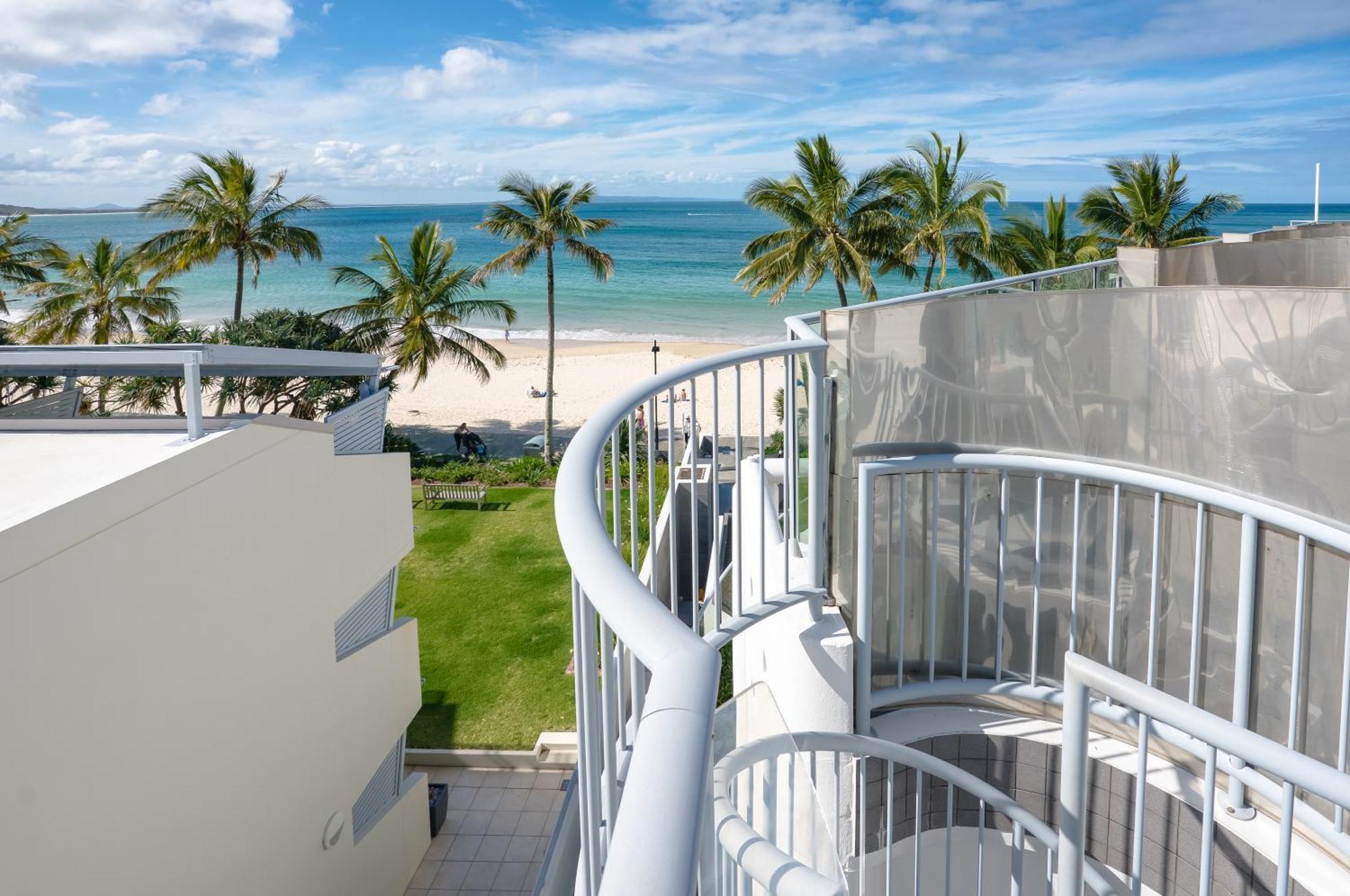 On The Beach Noosa Resort Екстериор снимка