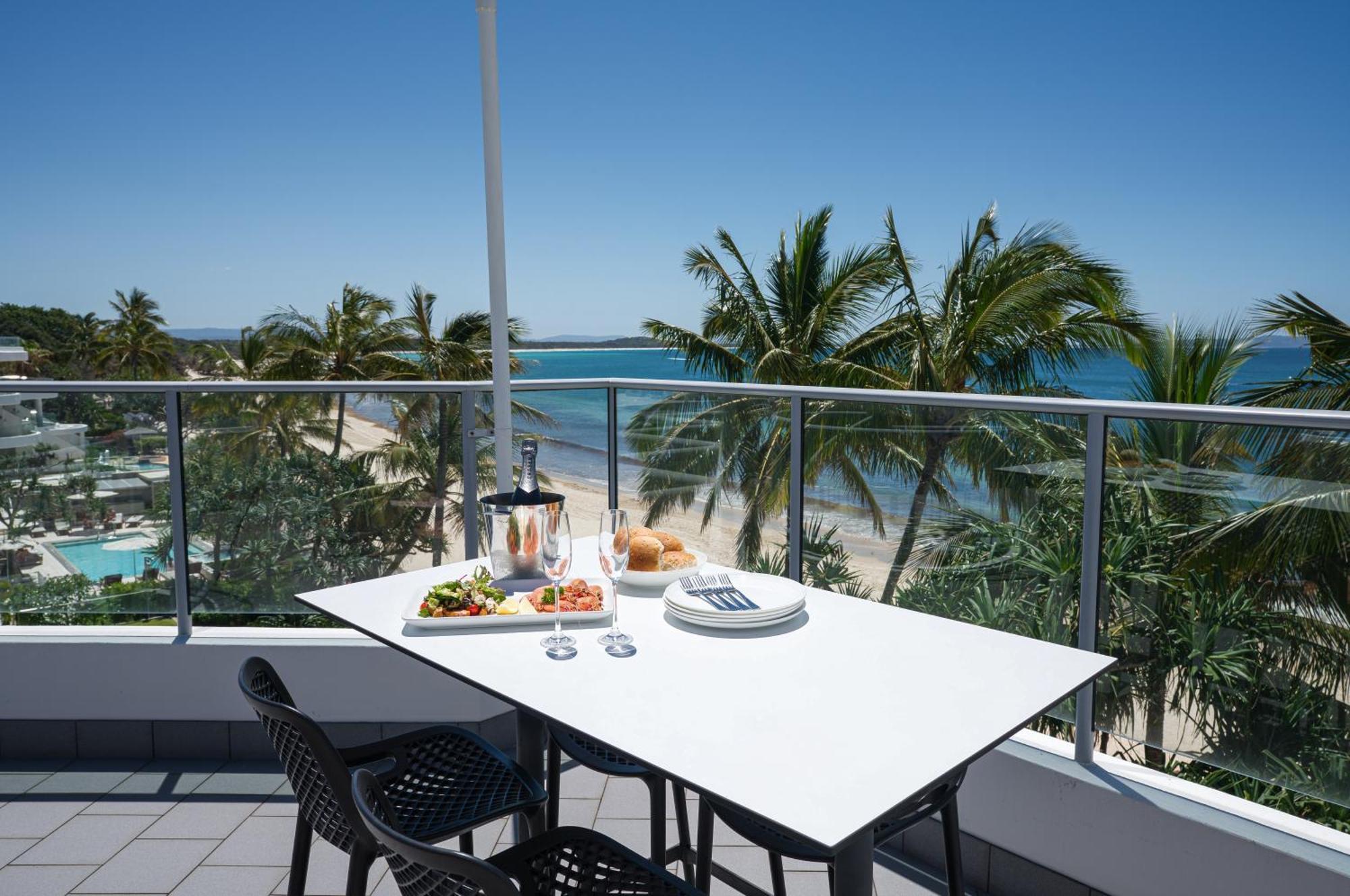 On The Beach Noosa Resort Екстериор снимка